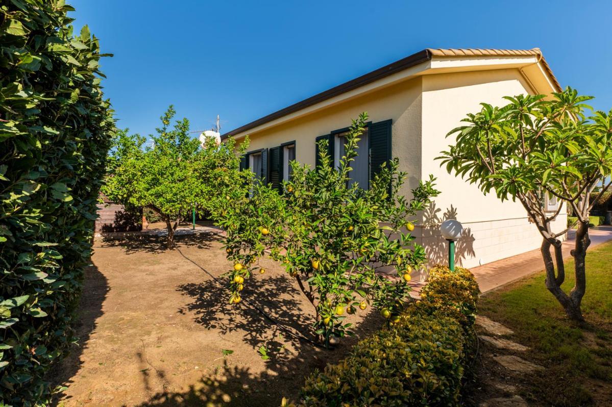 Villa Plumeria Campofelice Di Roccella Exterior foto