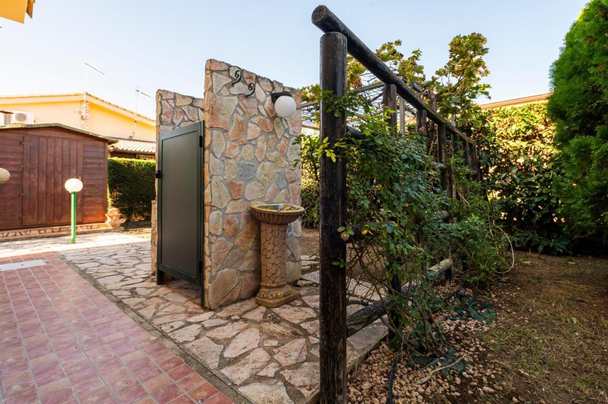 Villa Plumeria Campofelice Di Roccella Exterior foto